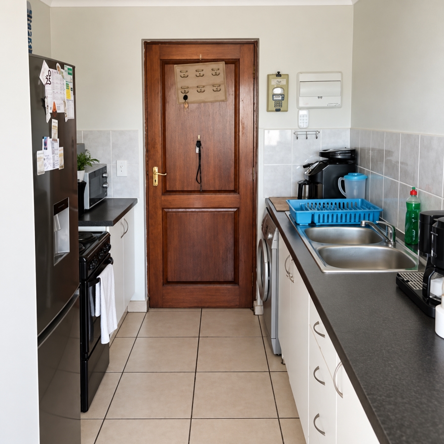 To Let 2 Bedroom Property for Rent in Guldenland Western Cape